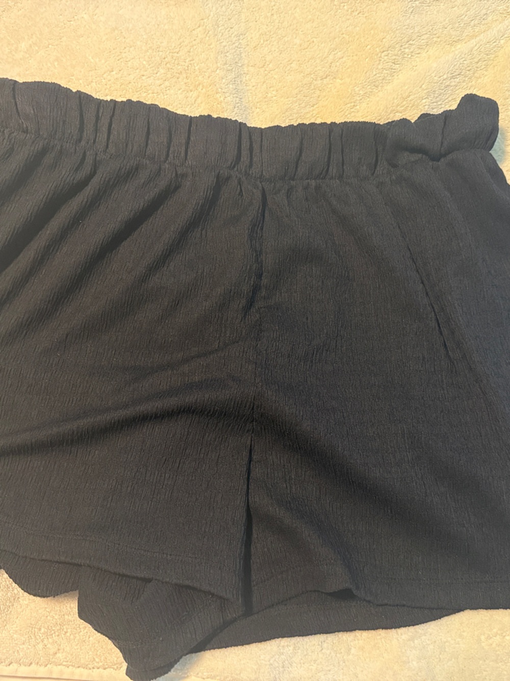 H & M women’s Black Elastic Waist Shorts XL